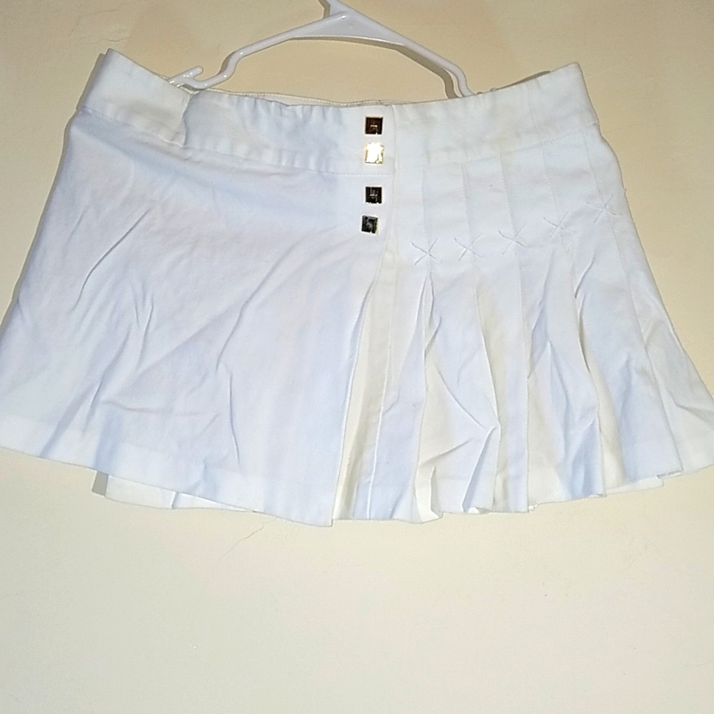 L.a.m.b  skirt white for summer very stylis  for looking prety and attractive